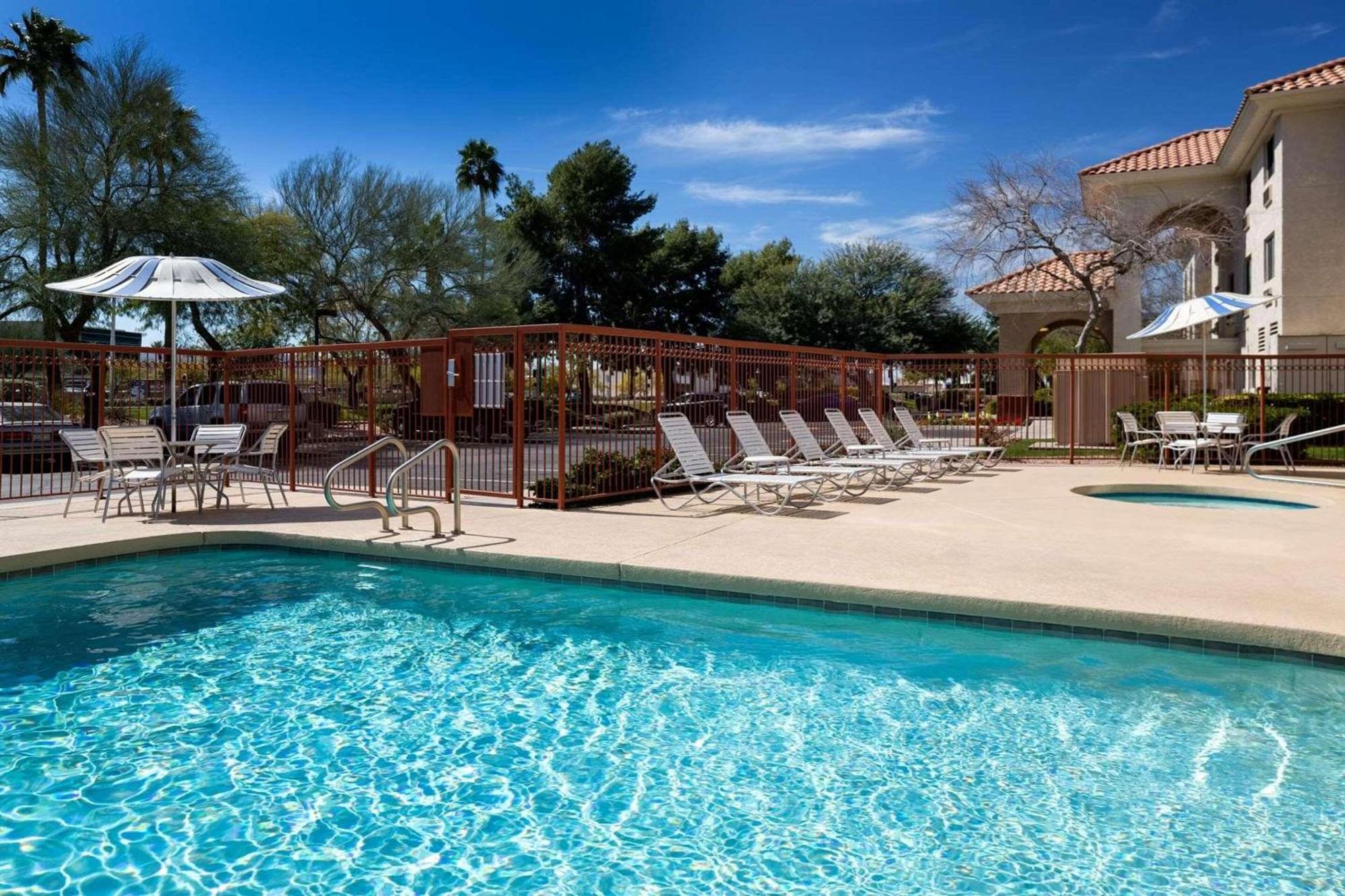 Country Inn & Suites By Radisson, Phoenix Airport, Az Екстериор снимка
